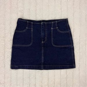 Vintage Y2k/90s Guess Jeans denim mini skirt ⭐️💚